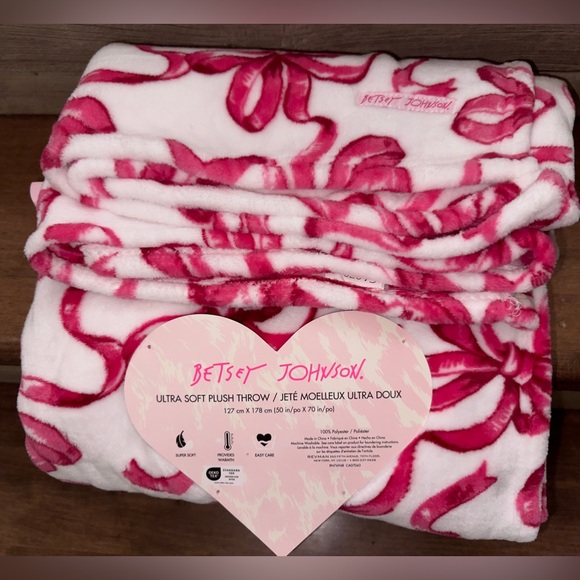 Super Cute Betsey Johnson Pink Bows Plush Throw Blanket - 50”x70” - NEW - Picture 8 of 8